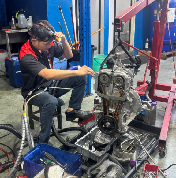 Mechanics Dismantling Engine